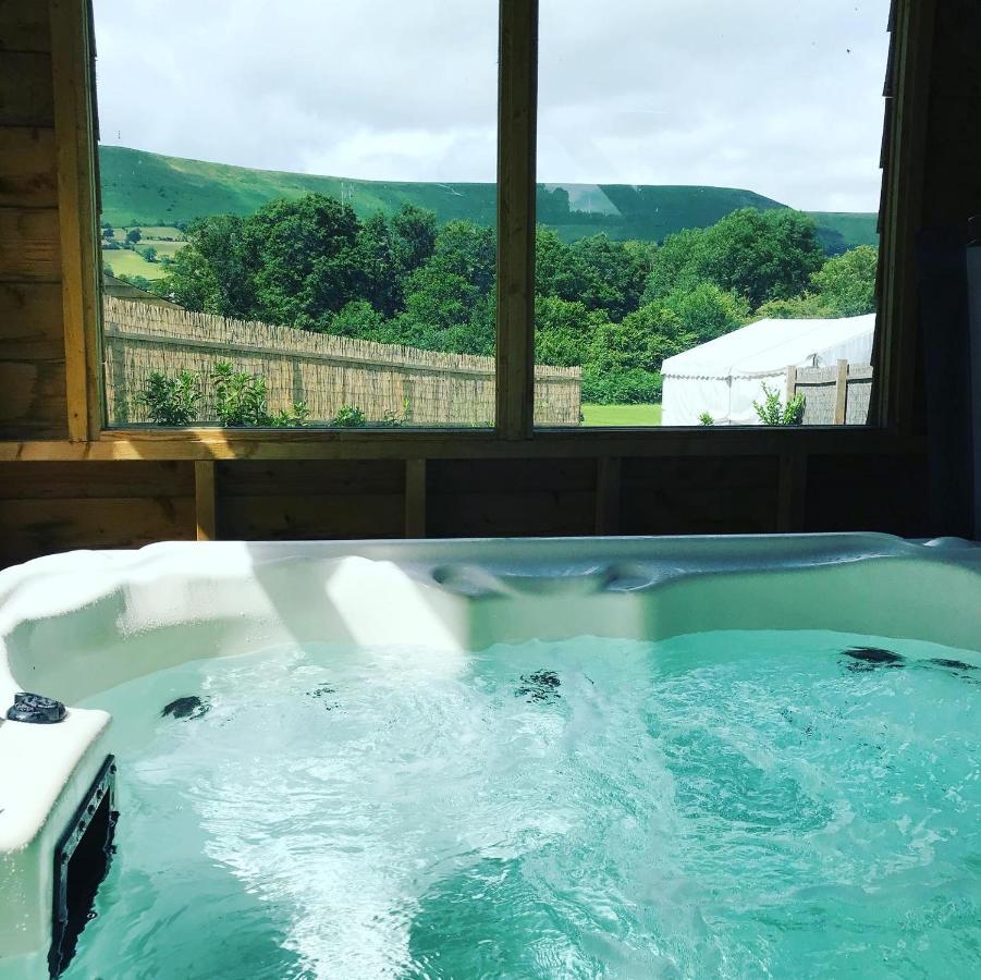 Luxury Railway Carriage With Own Private Hot Tub