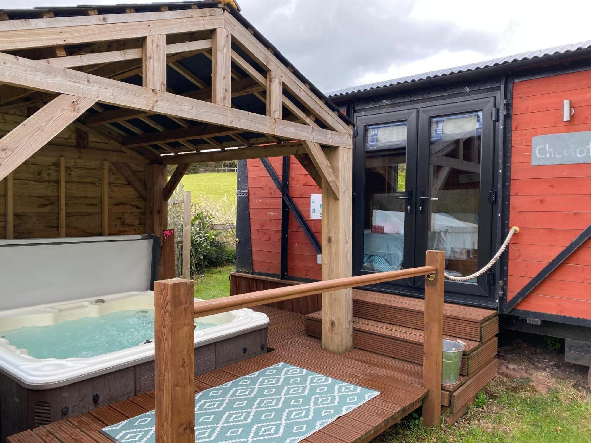 Luxury Railway Carriage With Own Private Hot Tub